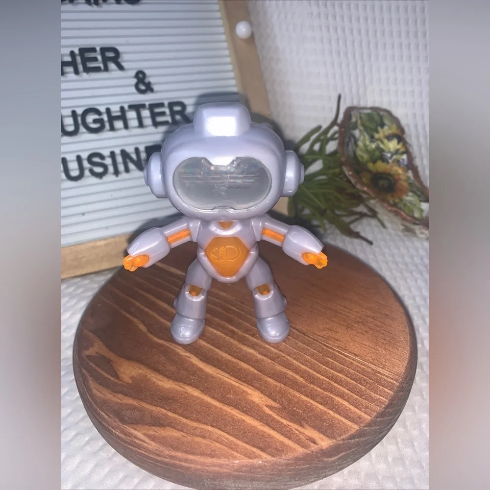 Discovery channel Mindblown figure game look through mascot McDonald toy Orange